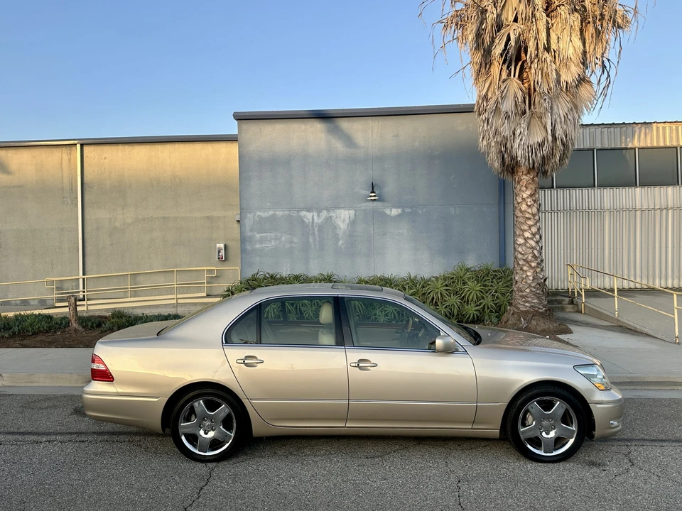 2005 Lexus LS 3rd Gen - Image 24 of 31