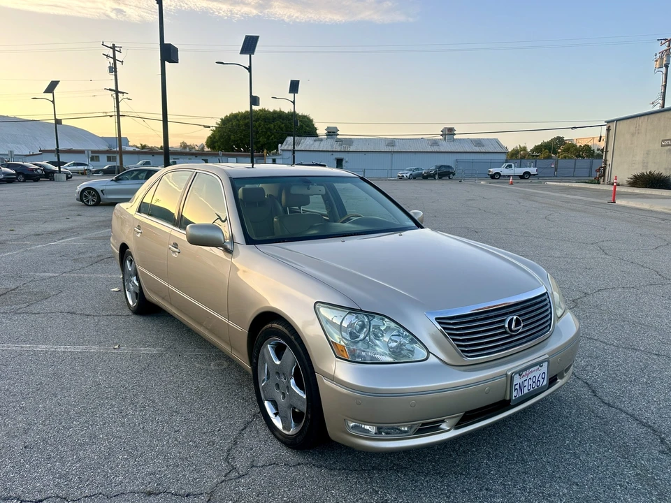 2005 Lexus LS 3rd Gen - Image 22 of 31