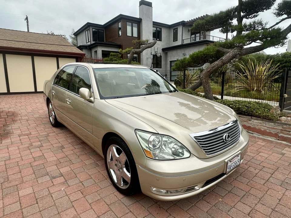 2005 Lexus LS 3rd Gen - Image 5 of 31