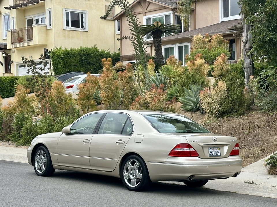 2005 Lexus LS 3rd Gen - Image 26 of 31