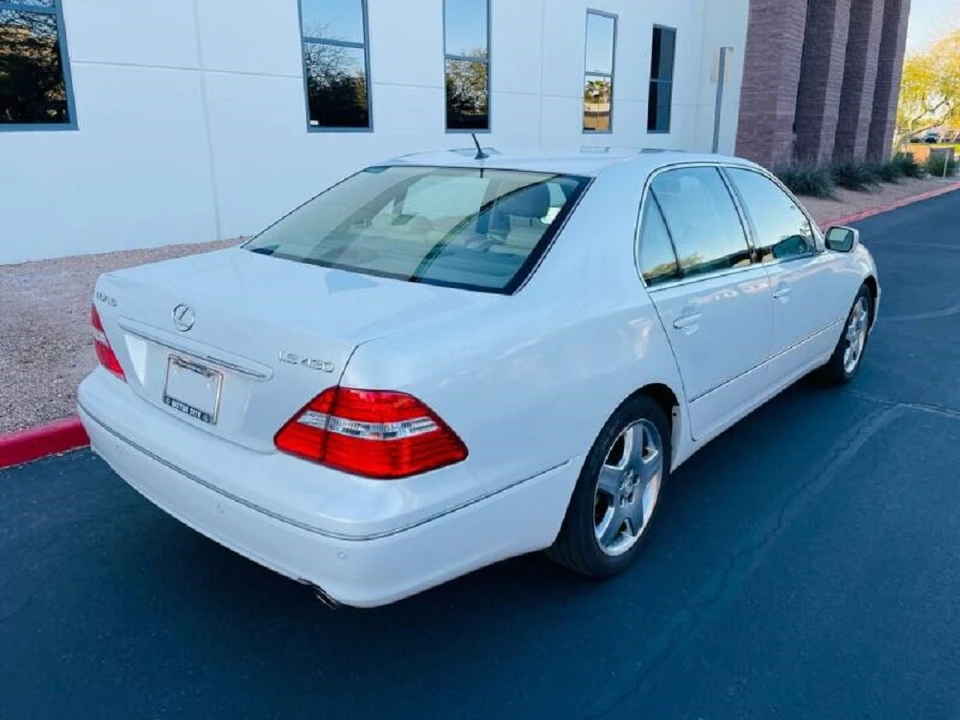 2005 Lexus LS 3rd Gen - Image 21 of 31