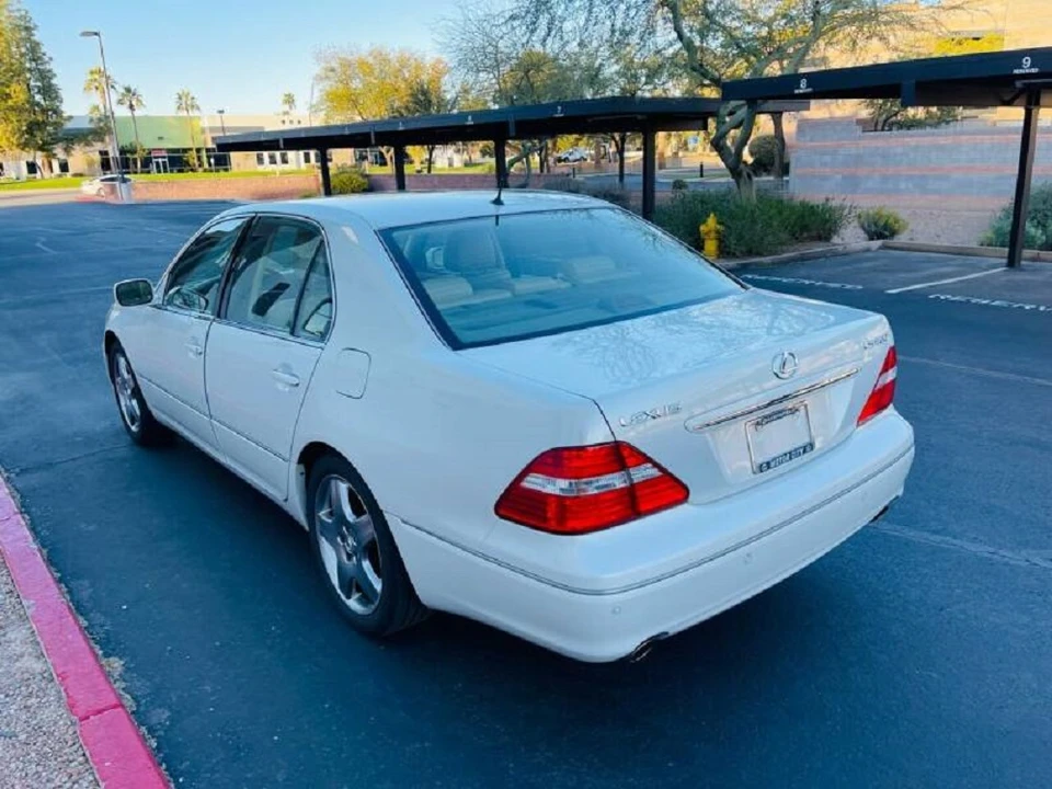 2005 Lexus LS 3rd Gen - Image 23 of 31