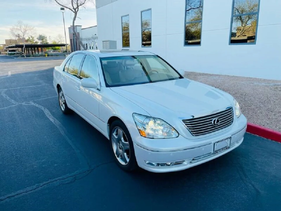 2005 Lexus LS 3rd Gen - Image 19 of 31