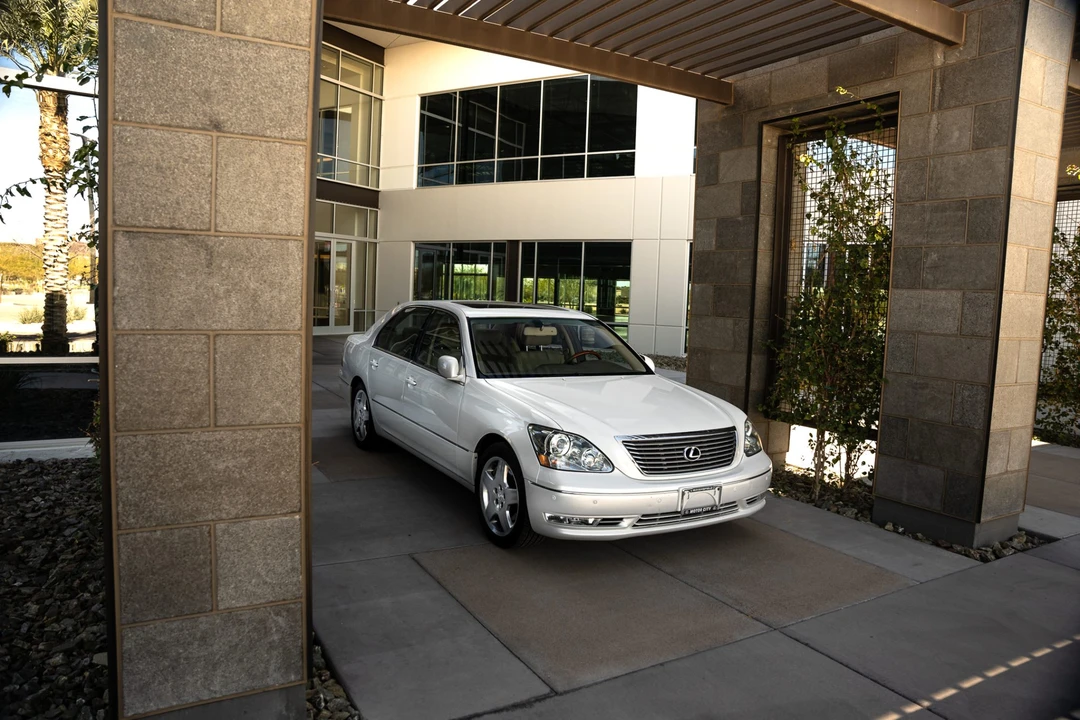 2005 Lexus LS 3rd Gen - Image 2 of 31