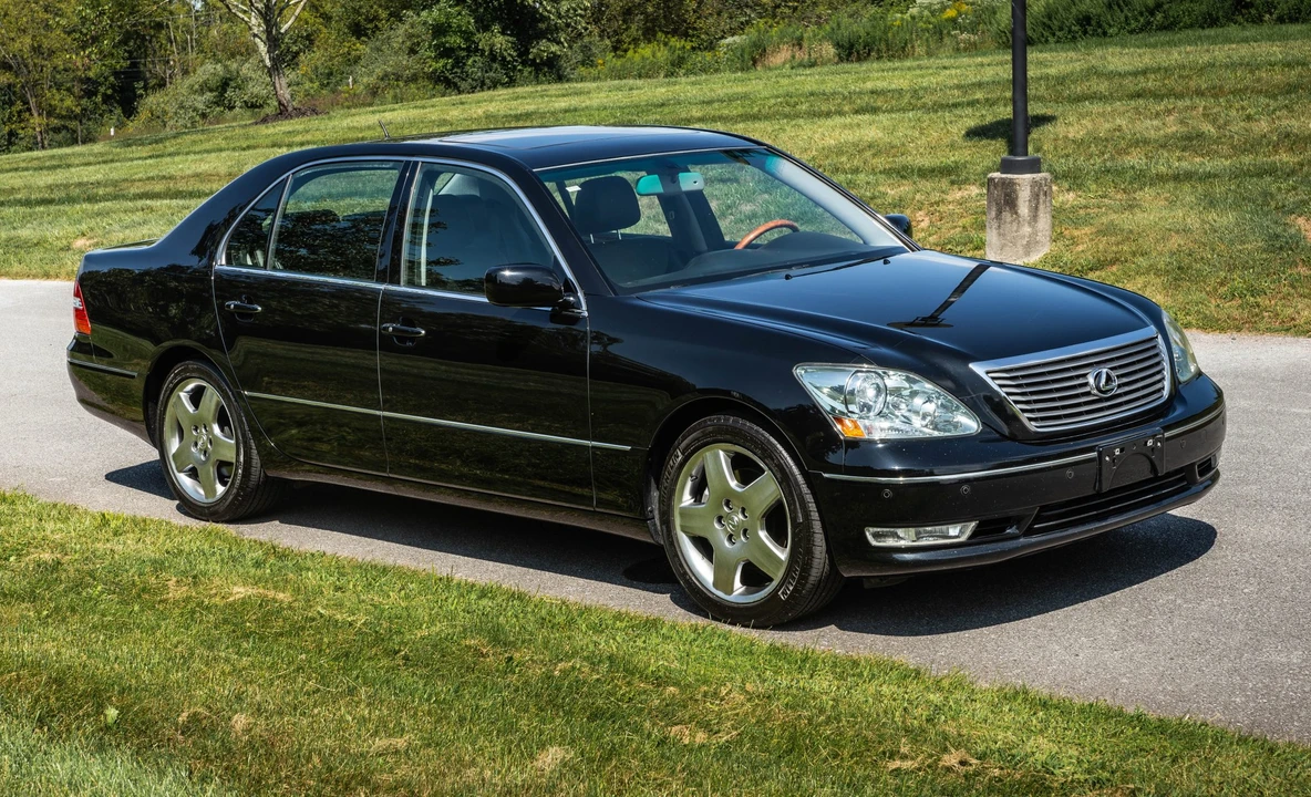 2005 Lexus LS 3rd Gen - Image 2 of 31