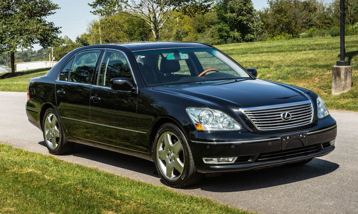 2005 Lexus LS 3rd Gen - Image 3 of 31