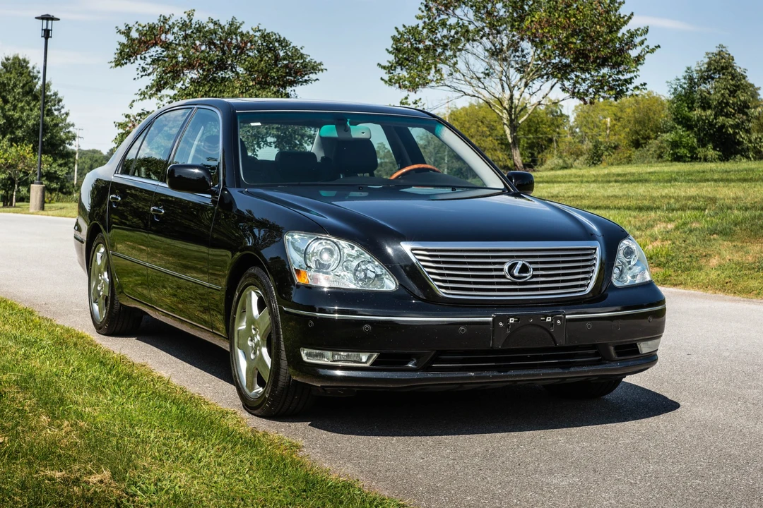 2005 Lexus LS 3rd Gen - Image 5 of 31