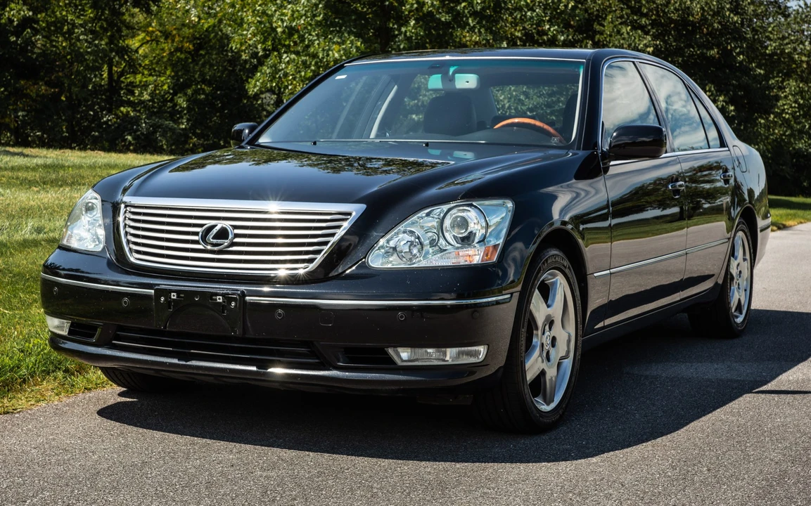 2005 Lexus LS 3rd Gen - Image 11 of 31