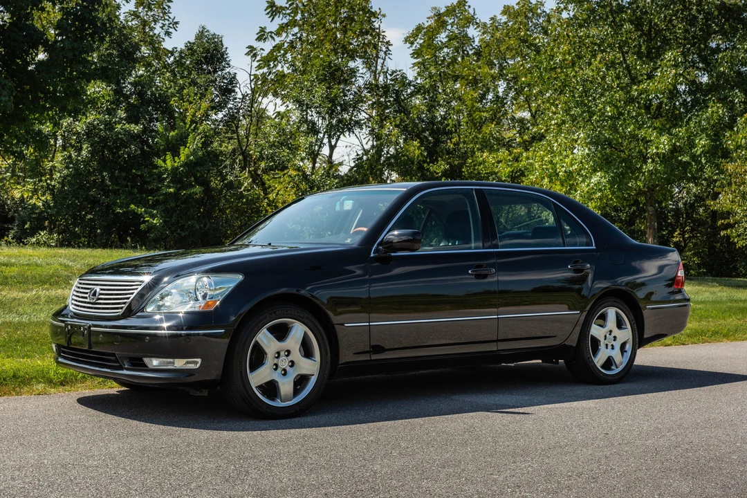 2005 Lexus LS 3rd Gen - Image 15 of 31