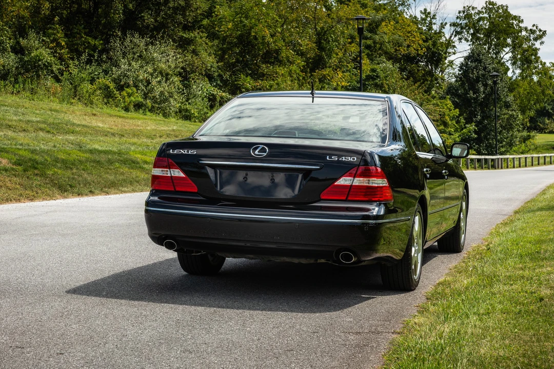2005 Lexus LS 3rd Gen - Image 31 of 31