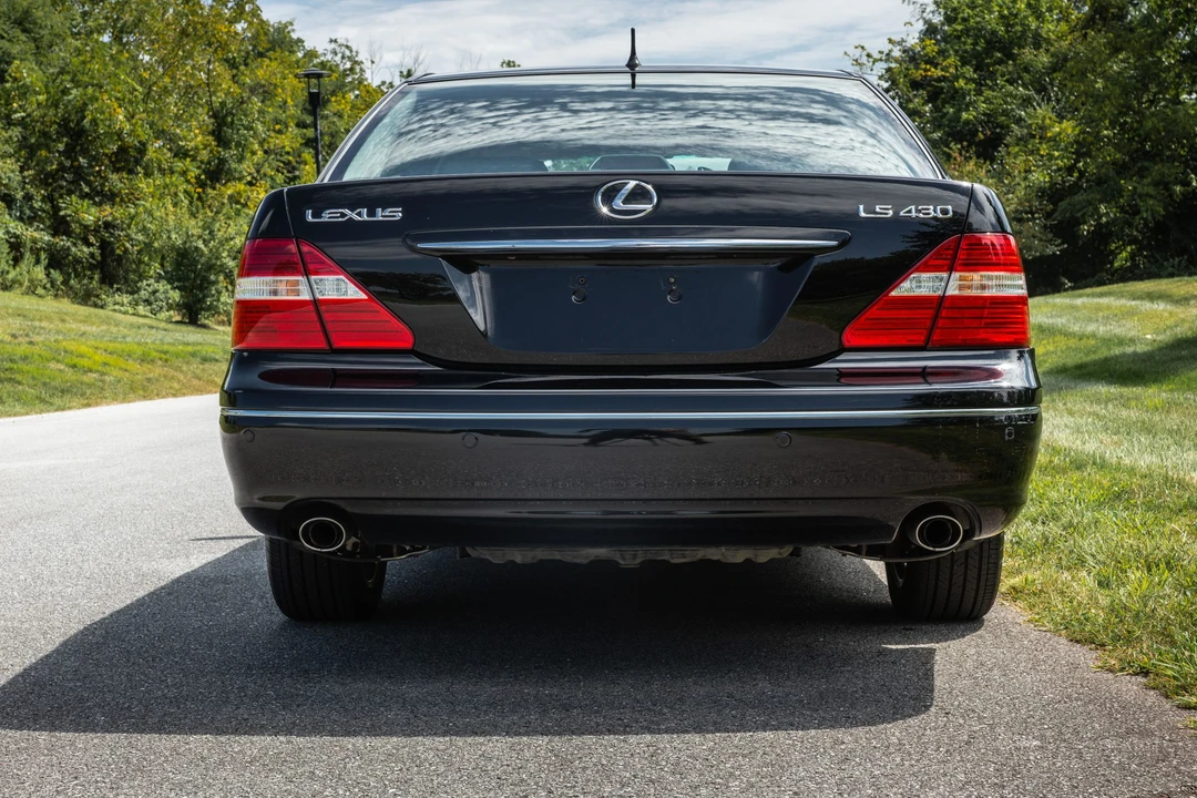 2005 Lexus LS 3rd Gen - Image 30 of 31