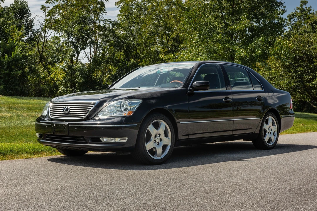 2005 Lexus LS 3rd Gen - Image 12 of 31