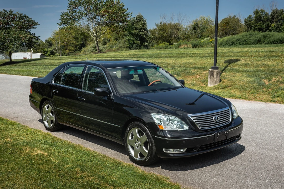 2005 Lexus LS 3rd Gen - Image 4 of 31