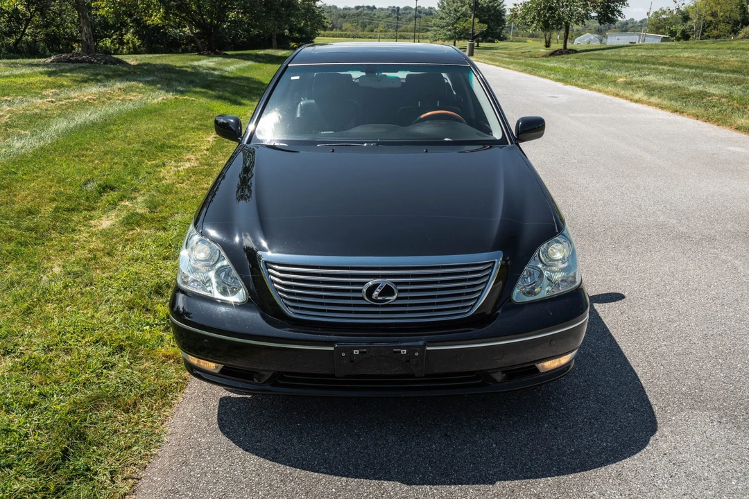 2005 Lexus LS 3rd Gen - Image 10 of 31