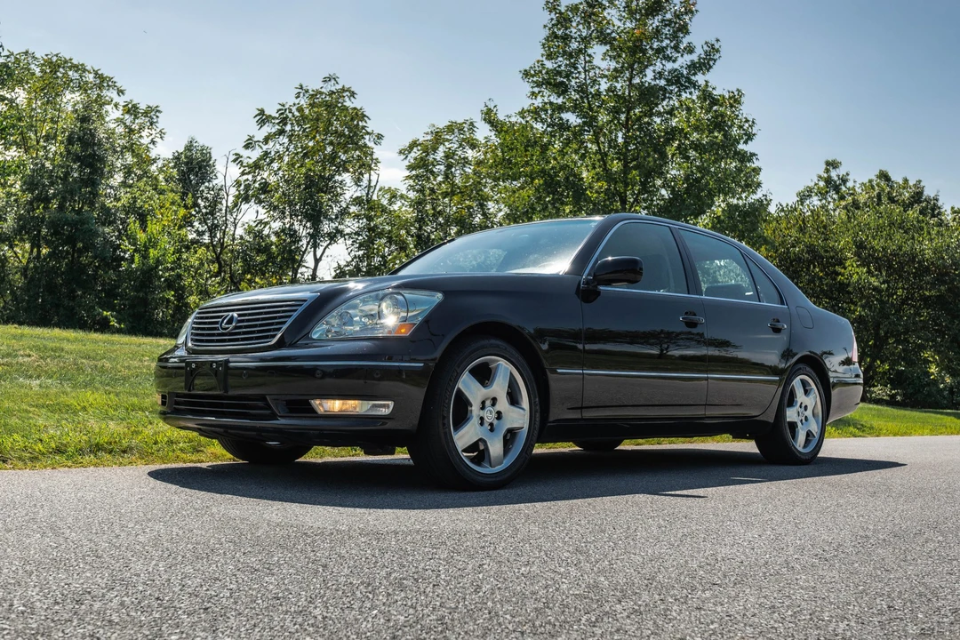 2005 Lexus LS 3rd Gen - Image 13 of 31