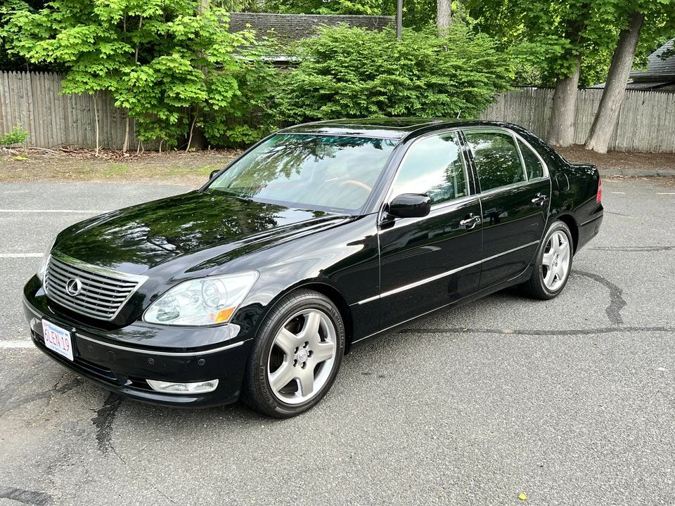 2005 Lexus LS 3rd Gen - Image 3 of 31
