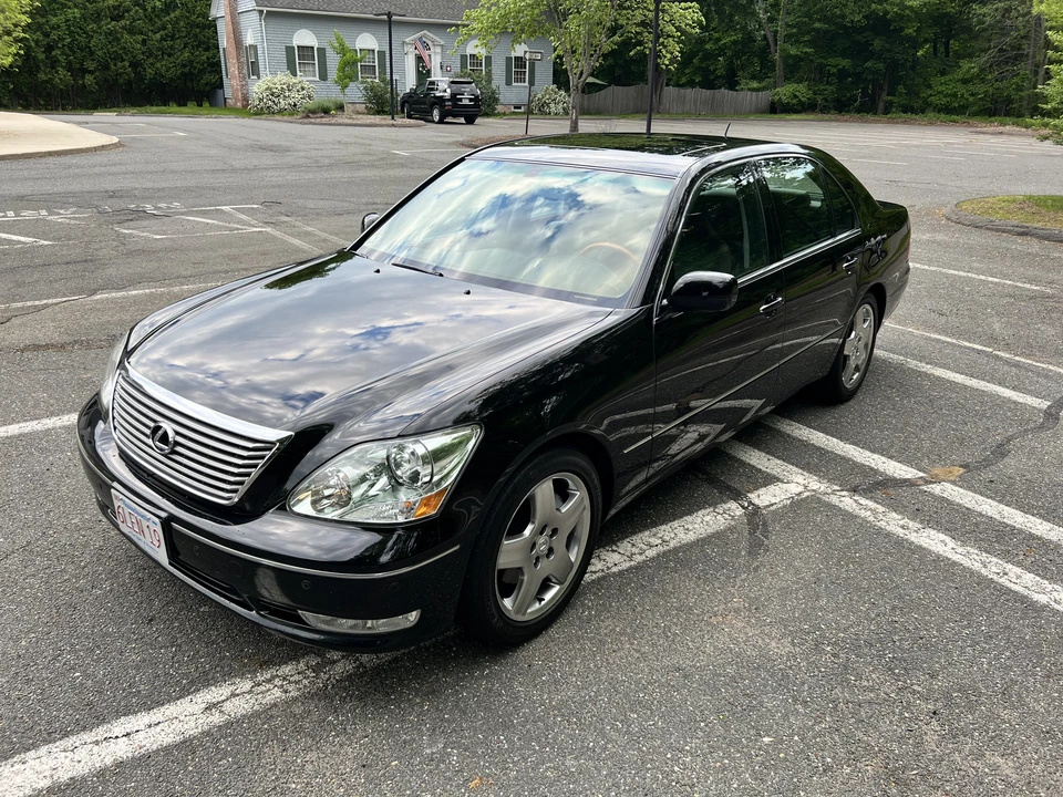 2005 Lexus LS 3rd Gen - Image 2 of 31