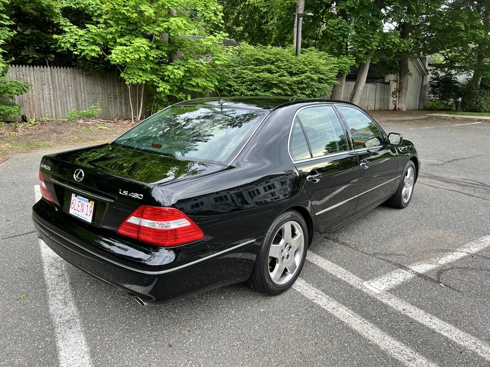 2005 Lexus LS 3rd Gen - Image 14 of 31
