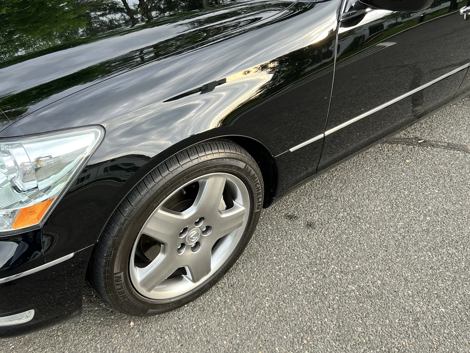 2005 Lexus LS 3rd Gen - Image 28 of 31