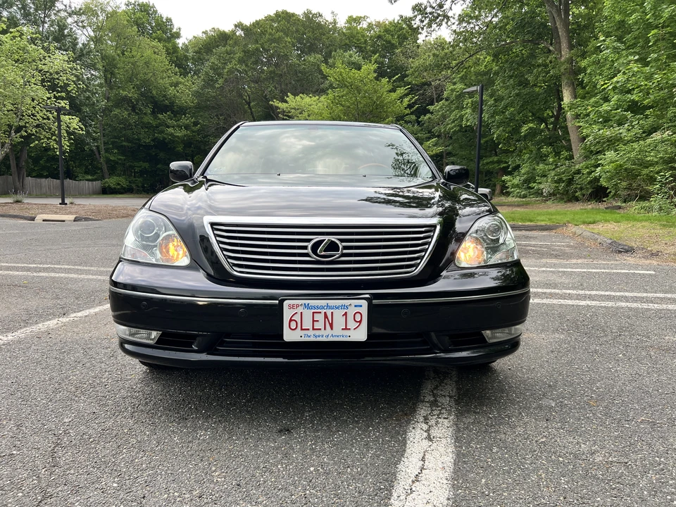 2005 Lexus LS 3rd Gen - Image 17 of 31