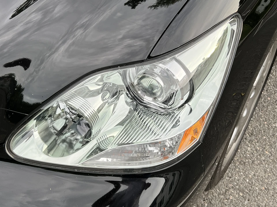 2005 Lexus LS 3rd Gen - Image 24 of 31