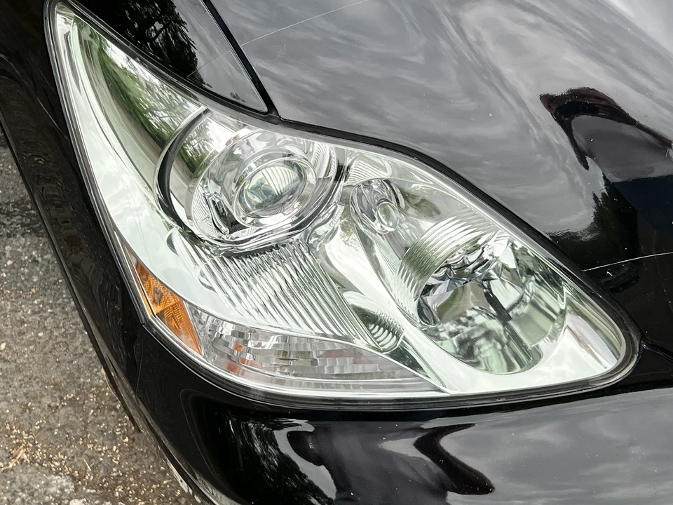 2005 Lexus LS 3rd Gen - Image 23 of 31