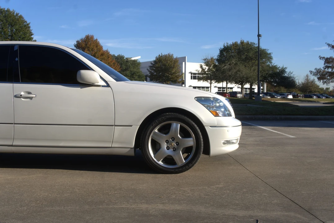 2005 Lexus LS 2nd Gen - Image 18 of 31