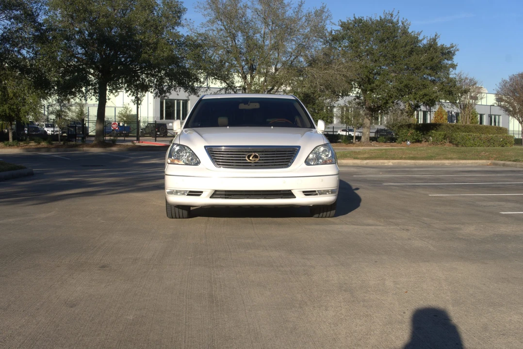 2005 Lexus LS 2nd Gen - Image 12 of 31