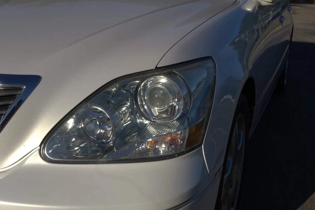 2005 Lexus LS 2nd Gen - Image 21 of 31