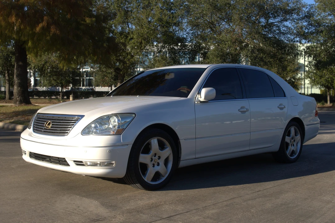 2005 Lexus LS 2nd Gen - Image 2 of 31