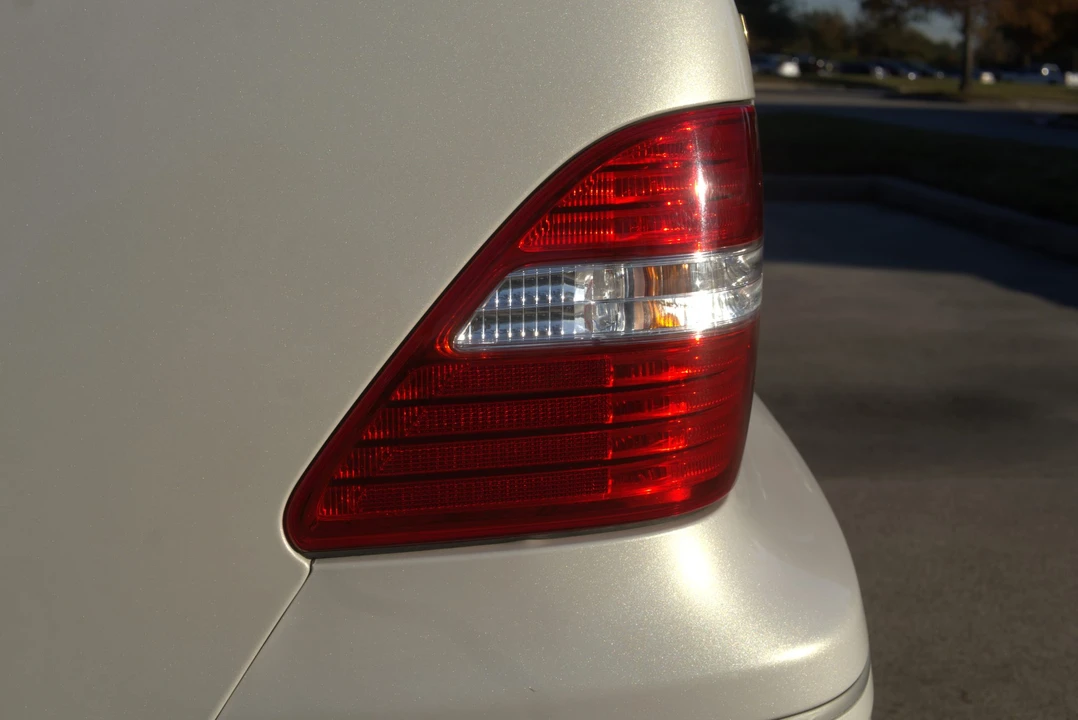 2005 Lexus LS 2nd Gen - Image 30 of 31