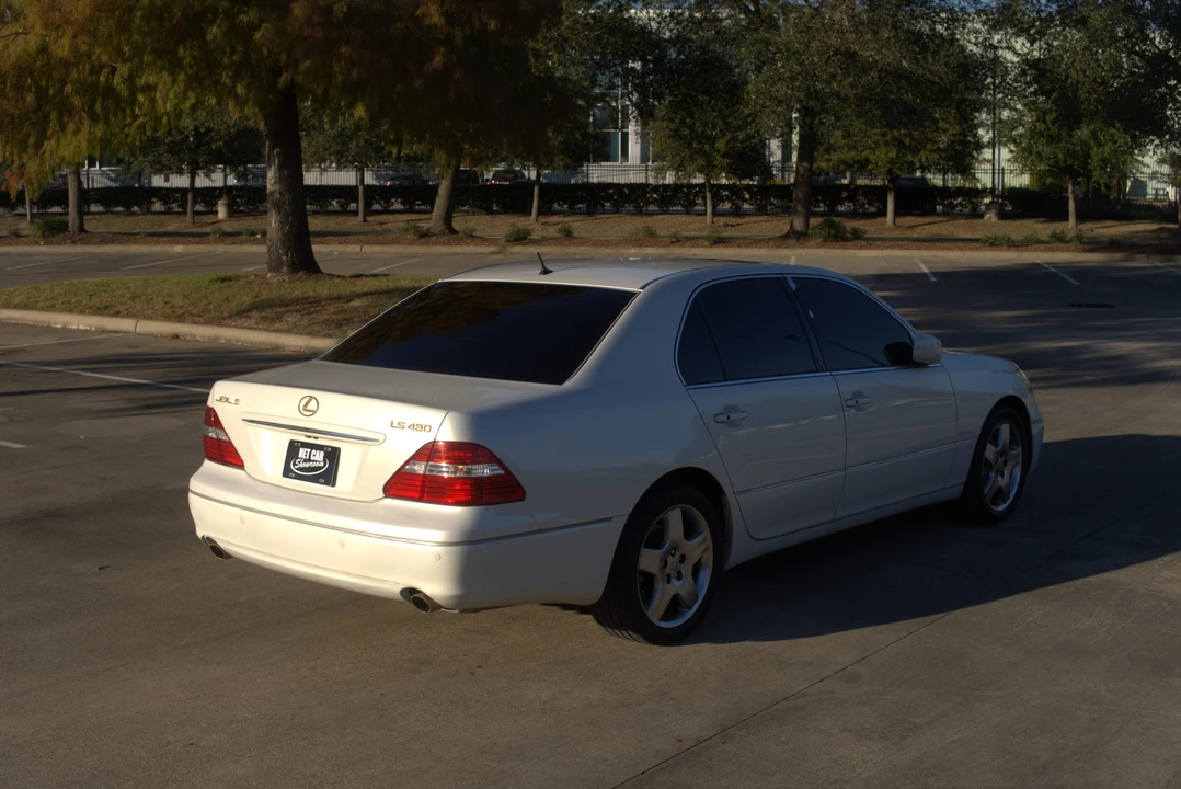 2005 Lexus LS 2nd Gen - Image 9 of 31