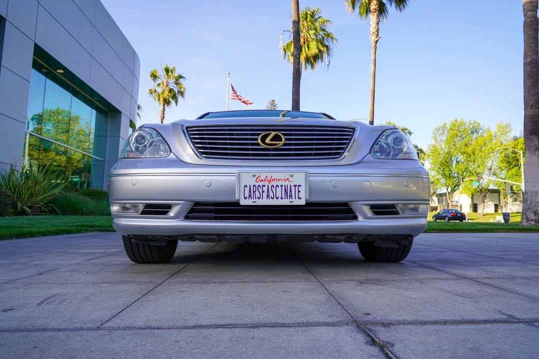 2005 Lexus LS 3rd Gen - Image 5 of 31