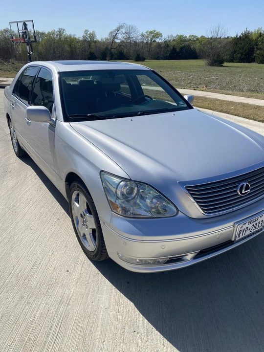 2005 Lexus LS 3rd Gen - Image 21 of 31