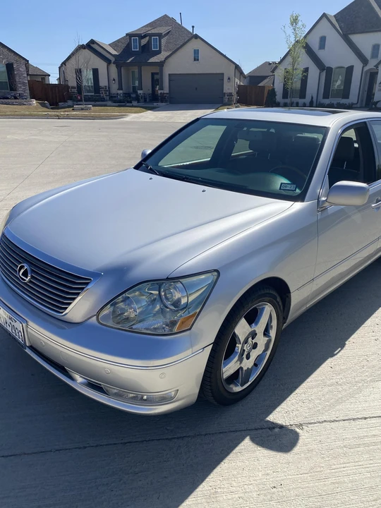 2005 Lexus LS 3rd Gen - Image 8 of 31