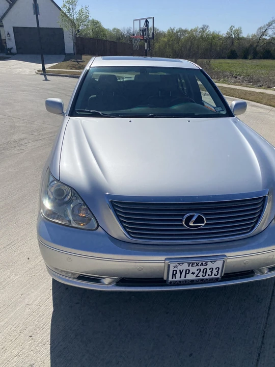 2005 Lexus LS 3rd Gen - Image 22 of 31