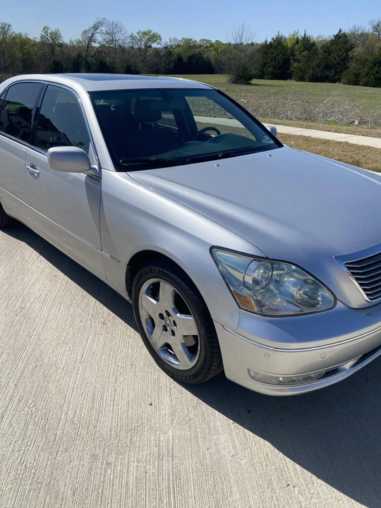 2005 Lexus LS 3rd Gen - Image 20 of 31