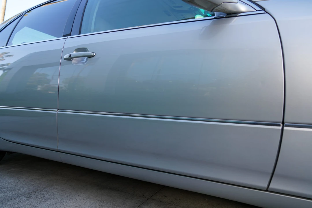 2005 Lexus LS 3rd Gen - Image 23 of 31