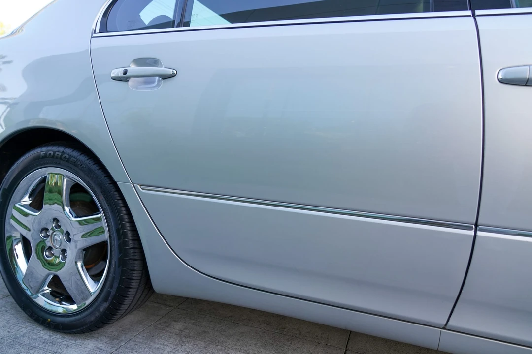 2005 Lexus LS 3rd Gen - Image 24 of 31