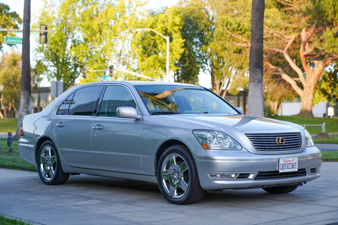 2005 Lexus LS 3rd Gen - Image 7 of 31