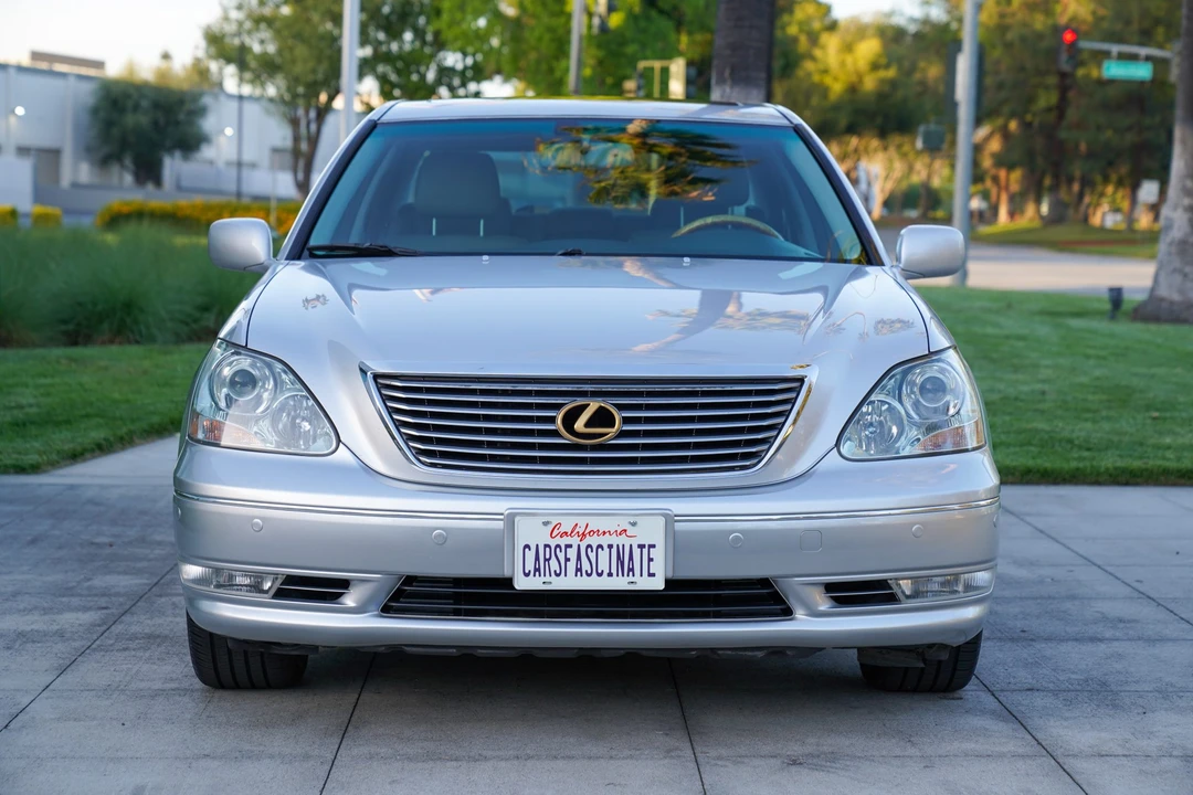 2005 Lexus LS 3rd Gen - Image 4 of 31