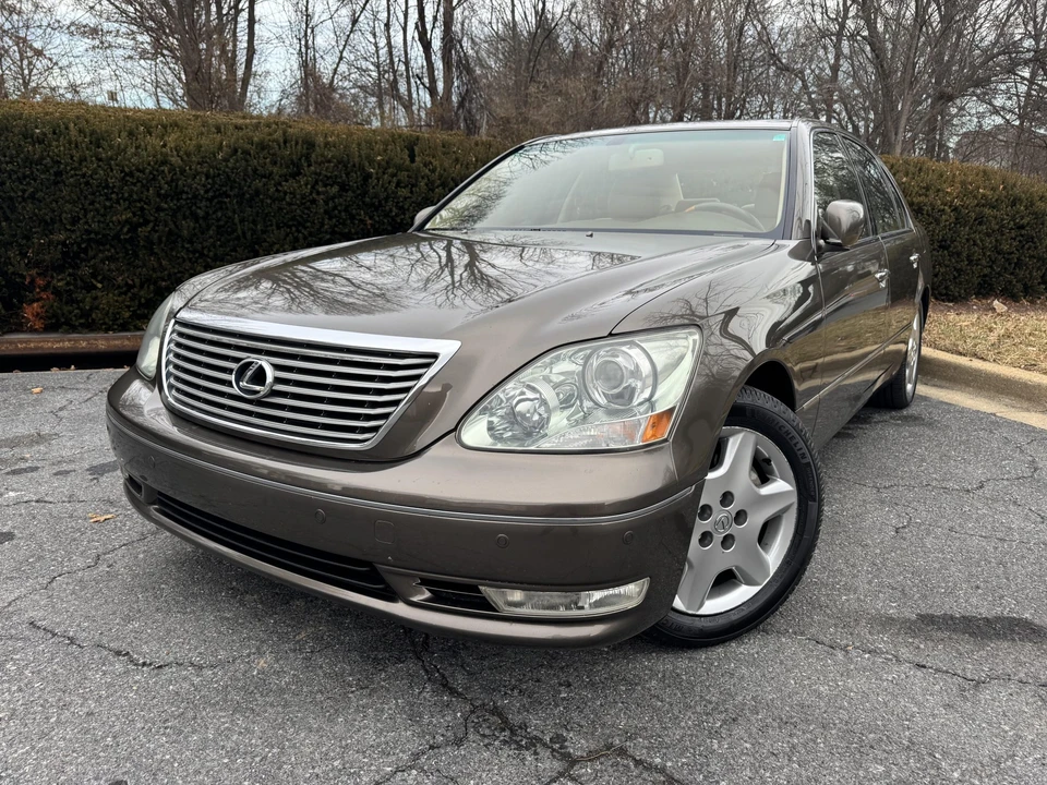 2005 Lexus LS 3rd Gen - Image 22 of 31
