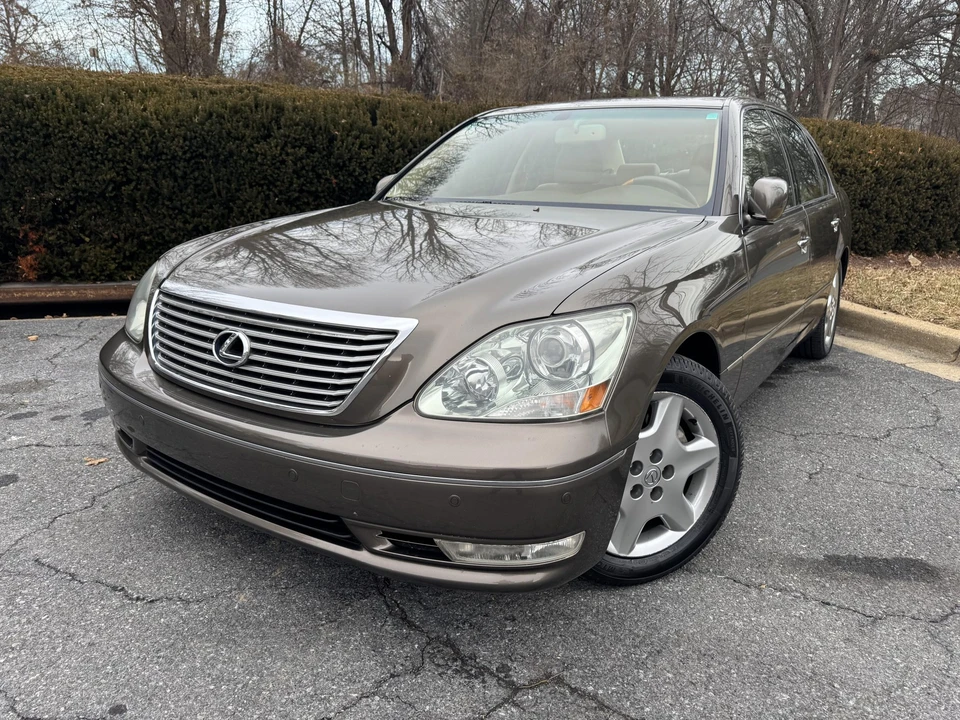 2005 Lexus LS 3rd Gen - Image 23 of 31