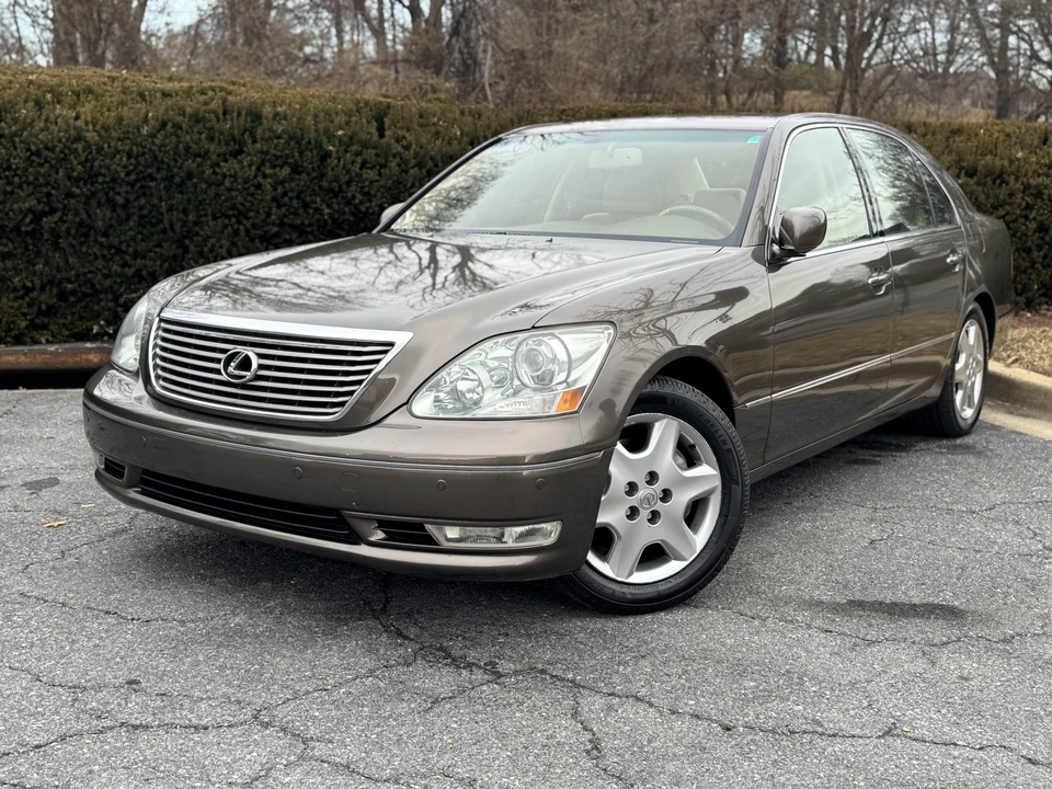 2005 Lexus LS 3rd Gen - Image 19 of 31