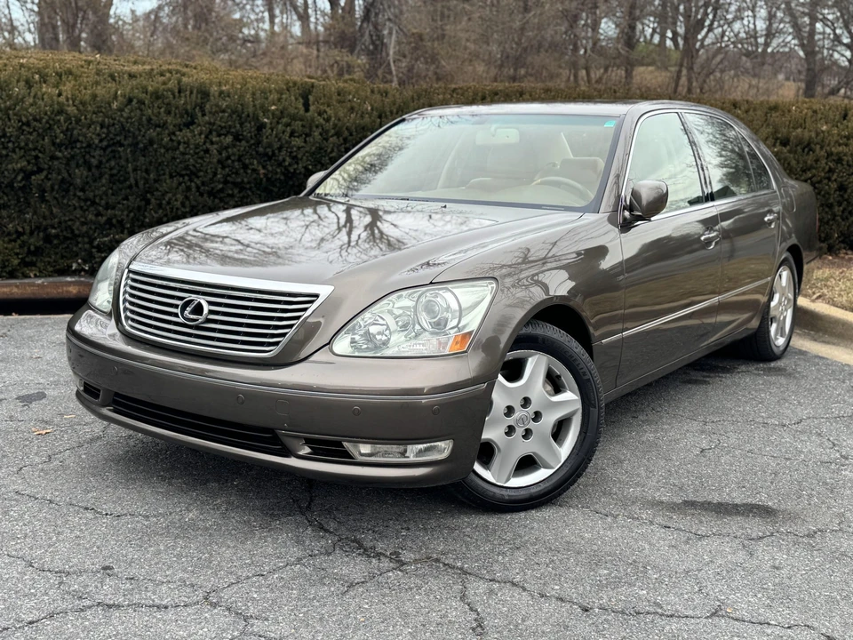 2005 Lexus LS 3rd Gen - Image 21 of 31