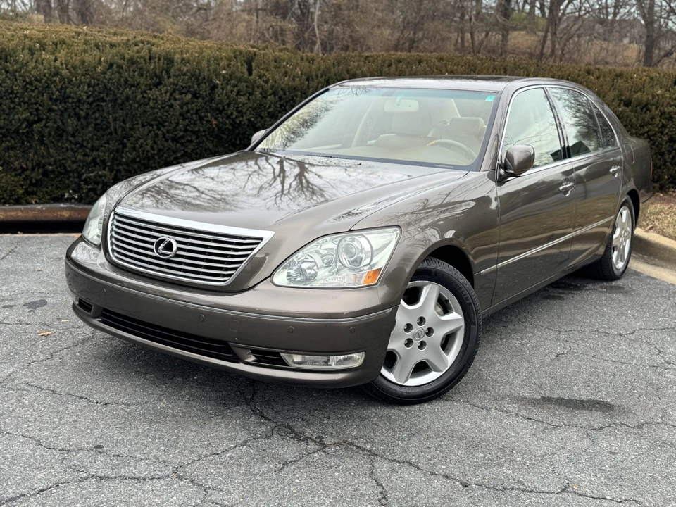2005 Lexus LS 3rd Gen - Image 12 of 31