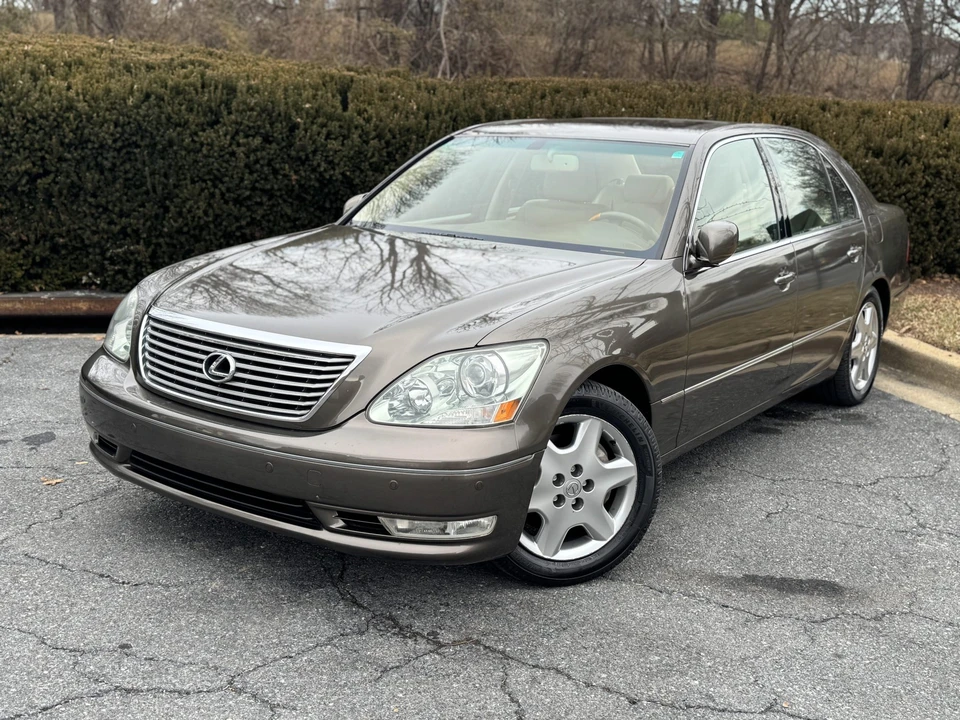 2005 Lexus LS 3rd Gen - Image 20 of 31