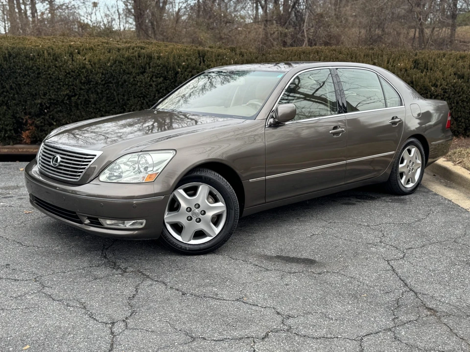 2005 Lexus LS 3rd Gen - Image 7 of 31