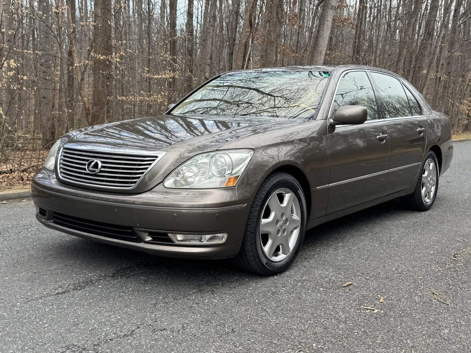 2005 Lexus LS 3rd Gen - Image 16 of 31