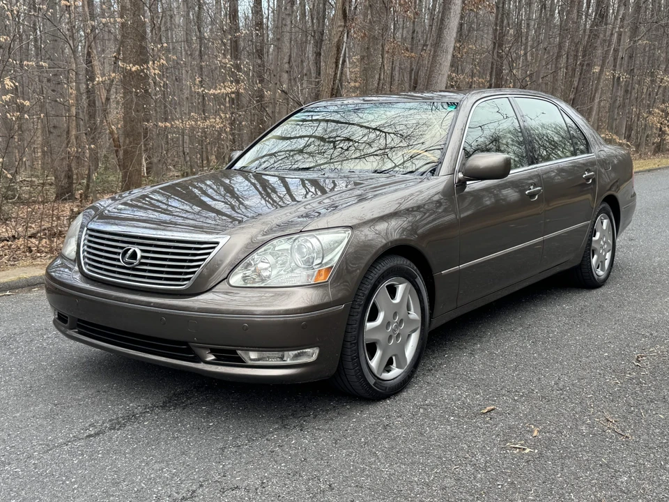 2005 Lexus LS 3rd Gen - Image 9 of 31